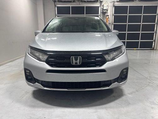 Sonic Gray Pearl 2025 Honda Odyssey Touring