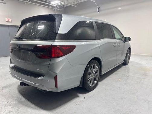 Sonic Gray Pearl 2025 Honda Odyssey Touring