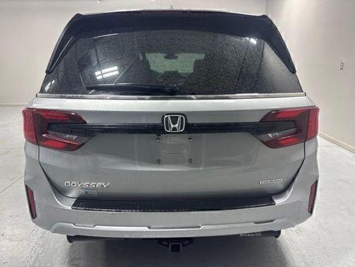 Sonic Gray Pearl 2025 Honda Odyssey Touring