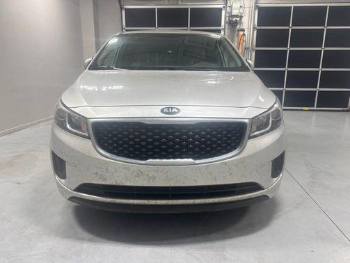 Bright Silver Metallic 2016 Kia Sedona LX