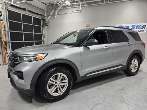 Silver Metallic 2020 Ford Explorer XLT