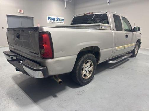 2004 Chevrolet Silverado 1500 LS Extended Cab