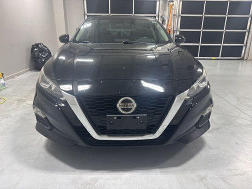 Super Black Clearcoat 2020 Nissan Altima 2.5 S