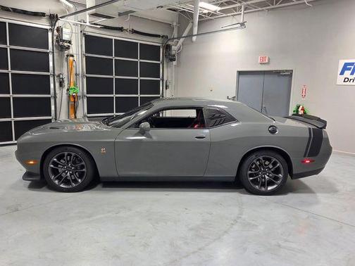 Gray Clearcoat 2023 Dodge Challenger R/T Scat Pack