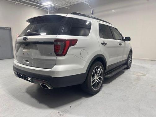 Ingot Silver 2017 Ford Explorer sport