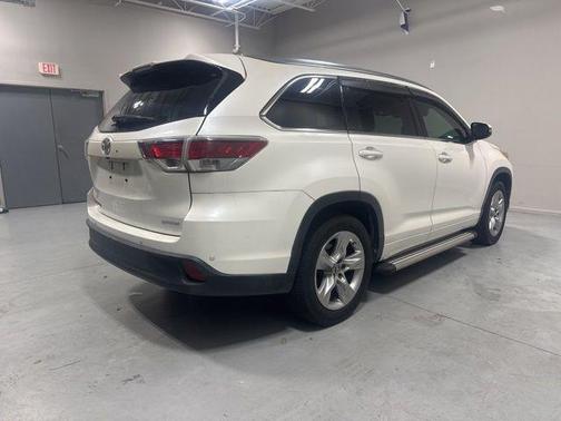 White 2016 Toyota Highlander Limited