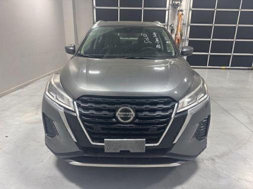 Gun Metallic 2021 Nissan Kicks SV
