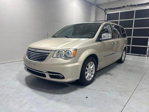 Sandstone 2015 Chrysler Town & Country Limited Platinum