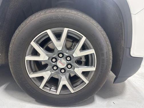 Summit White 2023 GMC Acadia SLT