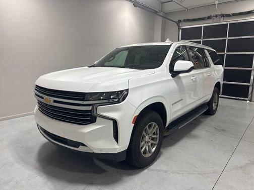 2023 Chevrolet Suburban LT
