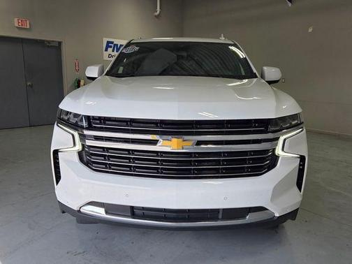 Summit White 2023 Chevrolet Suburban LT