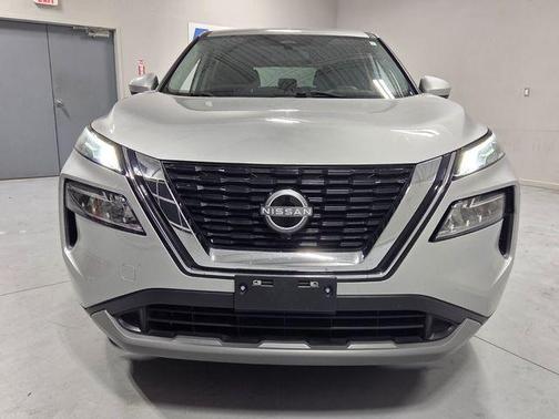 Brilliant Silver Metallic 2023 Nissan Rogue SV
