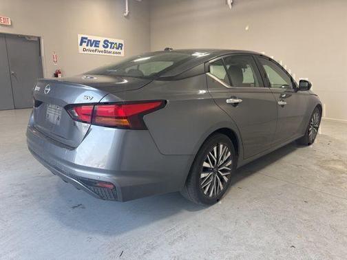 Gun Metallic 2024 Nissan Altima 2.5 SV