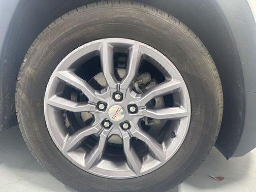 Summit White 2023 GMC Terrain SLT