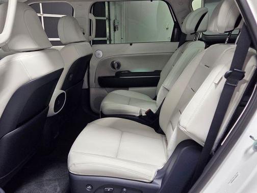 White Pearl 2026 Hyundai Palisade Hybrid Calligraphy