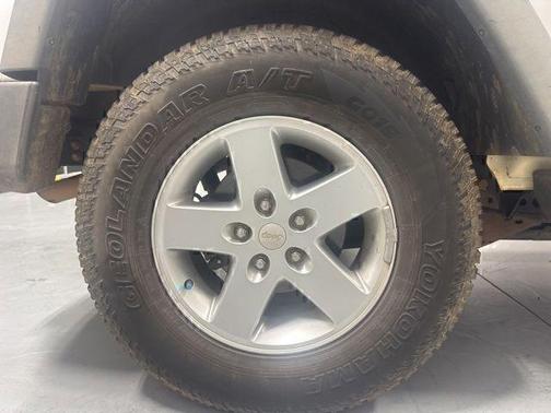Bright White Clearcoat 2014 Jeep Wrangler Sport