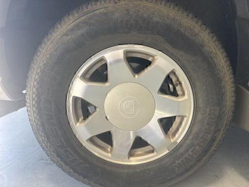 2004 Cadillac Escalade 