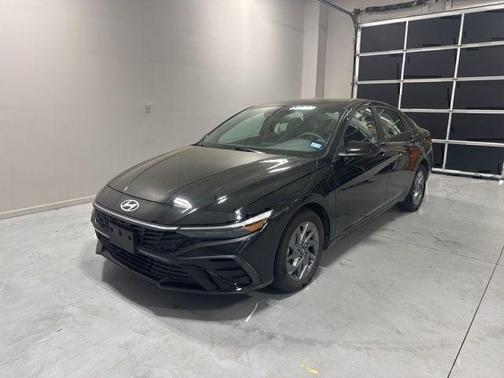 Black 2024 Hyundai ELANTRA SEL