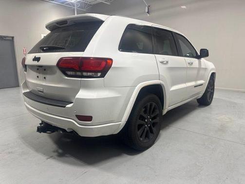 Bright White Clearcoat 2020 Jeep Grand Cherokee Altitude