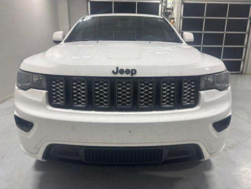 Bright White Clearcoat 2020 Jeep Grand Cherokee Altitude