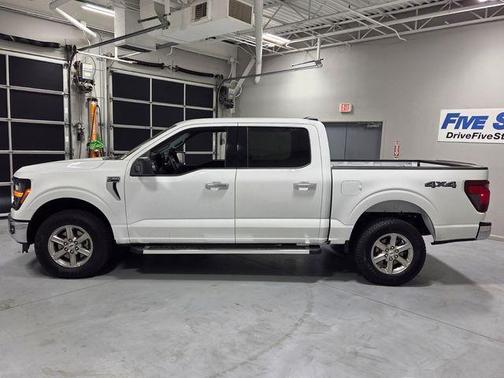 Oxford White 2025 Ford F-150 XLT