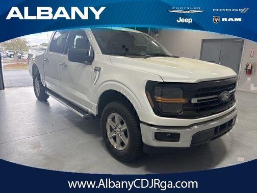 Oxford White 2025 Ford F-150 XLT