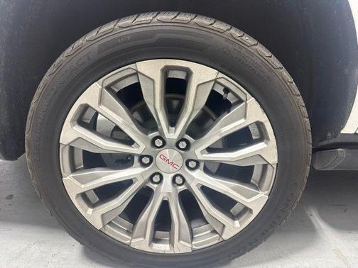 Summit White 2021 GMC Yukon Denali