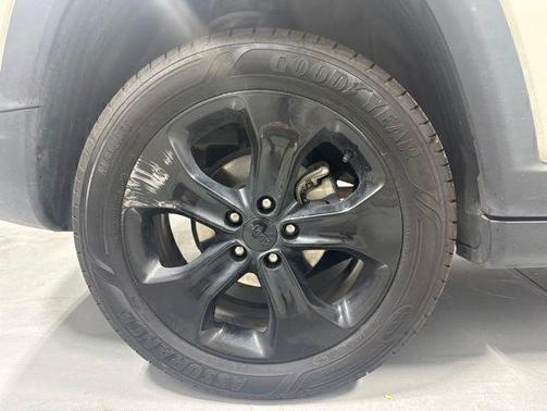 White Clearcoat 2019 Jeep Compass Altitude