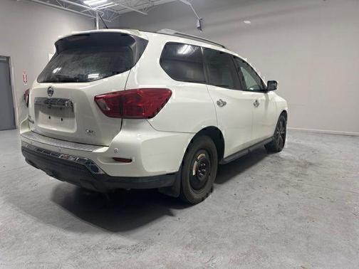 Glacier White 2017 Nissan Pathfinder SV