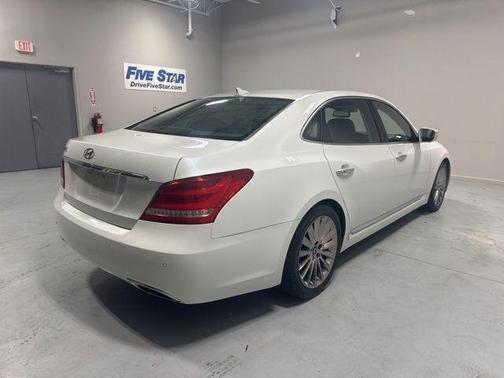 White Satin Pearl 2014 Hyundai Equus Signature
