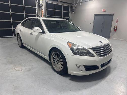 White Satin Pearl 2014 Hyundai Equus Signature