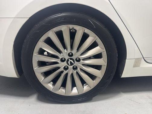 White Satin Pearl 2014 Hyundai Equus Signature