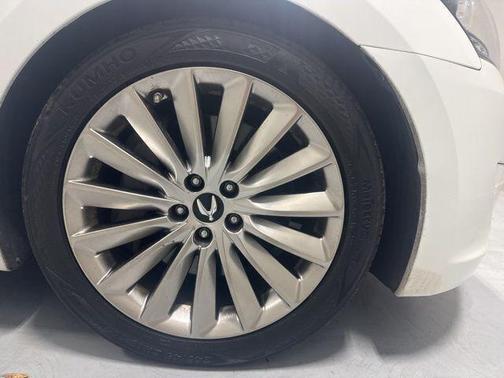 White Satin Pearl 2014 Hyundai Equus Signature