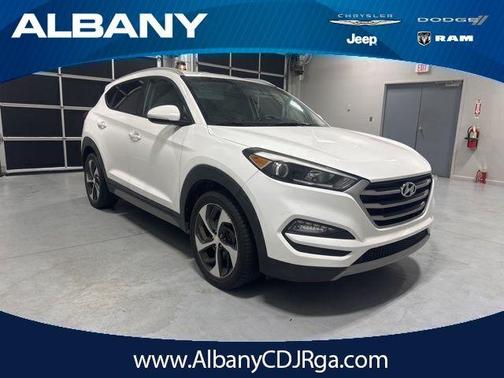 Dazzling White 2017 Hyundai TUCSON Sport