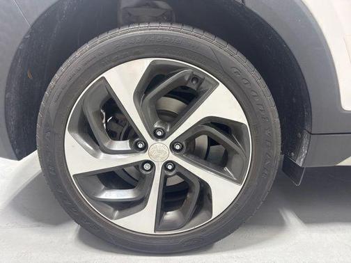 Dazzling White 2017 Hyundai TUCSON Sport