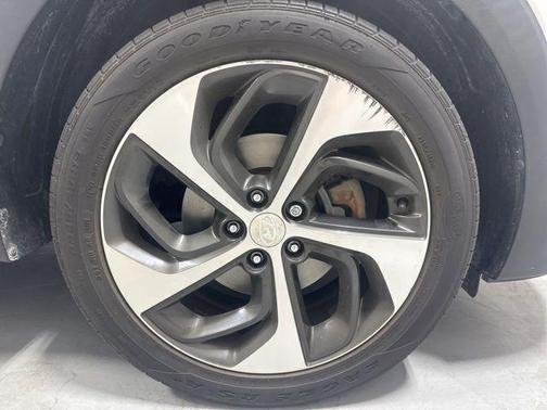 Dazzling White 2017 Hyundai TUCSON Sport
