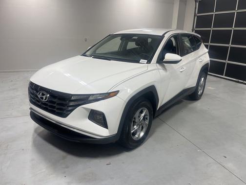 2023 Hyundai TUCSON SE