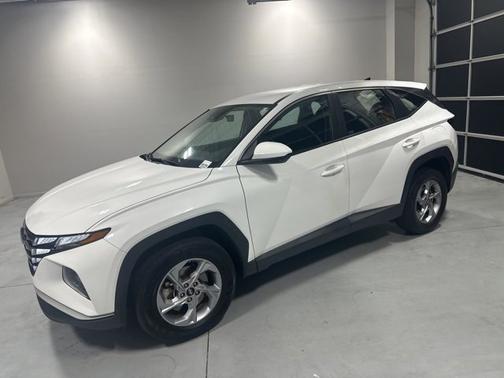 2023 Hyundai TUCSON SE