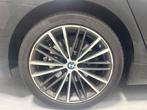 Jet Black 2023 BMW 540 i