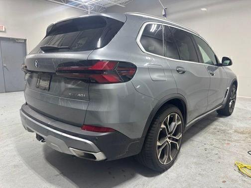Gray Metallic 2024 BMW X5 xDrive40i