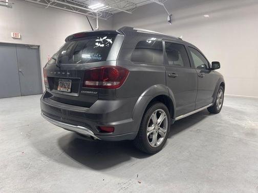 Granite Crystal Clearcoat Metallic 2017 Dodge Journey Crossroad