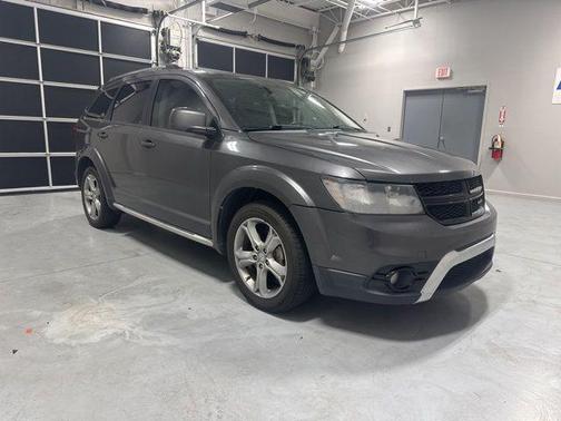 Granite Crystal Clearcoat Metallic 2017 Dodge Journey Crossroad