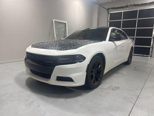 White Knuckle Clearcoat 2018 Dodge Charger SXT