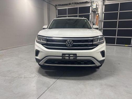 Pure White 2021 Volkswagen Atlas 3.6L SE w/Technology