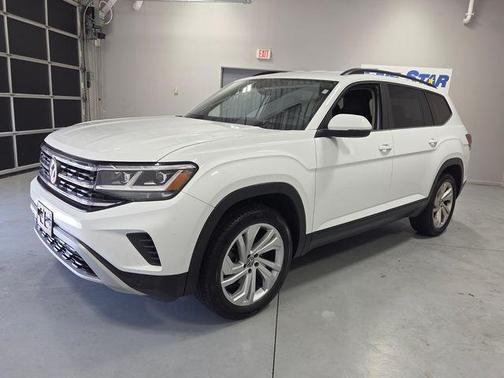 Pure White 2021 Volkswagen Atlas 3.6L SE w/Technology