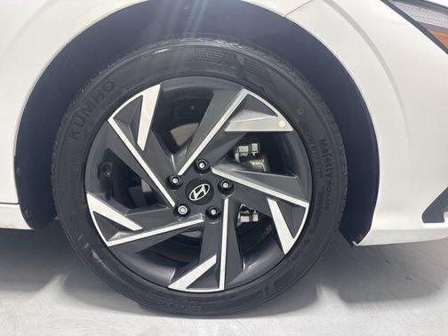 White 2025 Hyundai ELANTRA SEL Sport