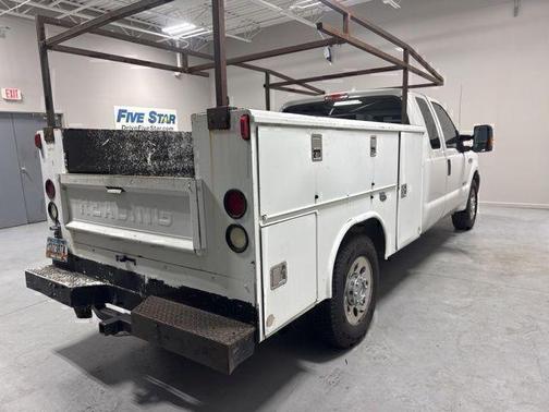 White 2006 Ford F-250 XL