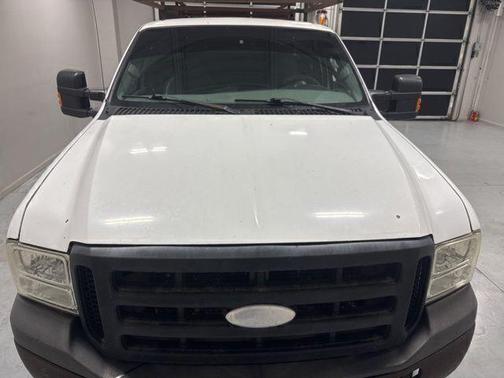 White 2006 Ford F-250 XL