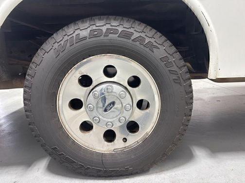 White 2006 Ford F-250 XL