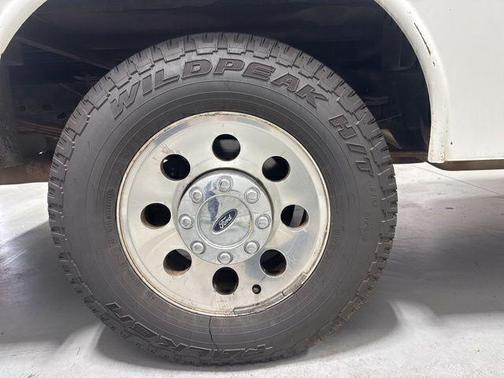 White 2006 Ford F-250 XL